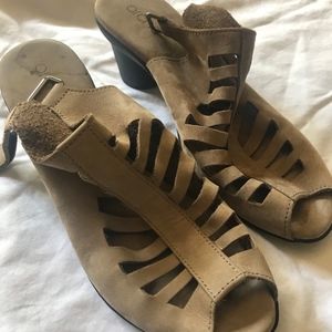 Arche   Beige Comfy and Cool Heels  US 6/EU 36